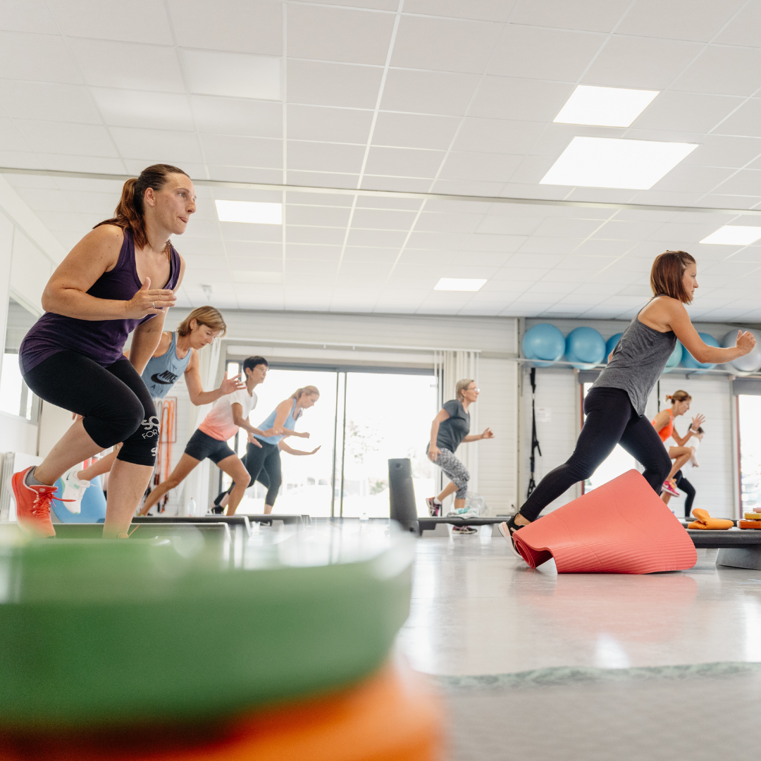 SALLE DE COURS COLLECTIFS - REMISE EN FORME - SPORT SANTE et CARDIO MACHINES